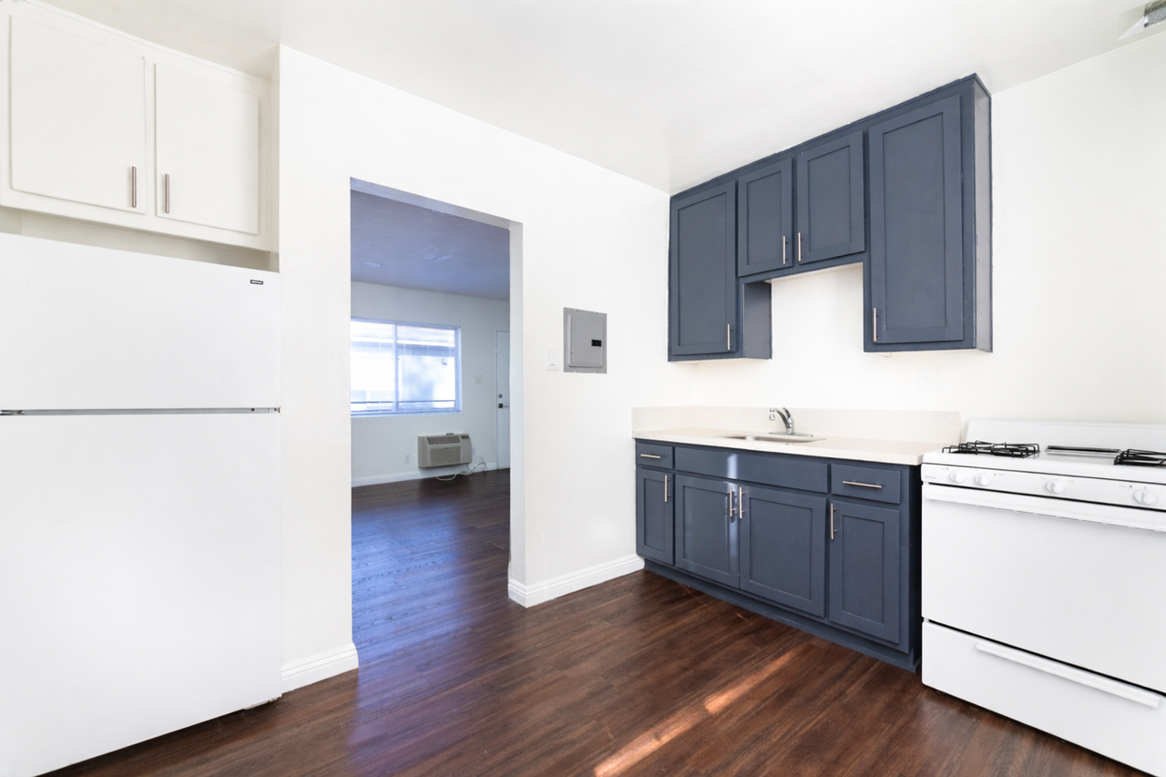 2831 Ellendale Place - Photo 7 of 13