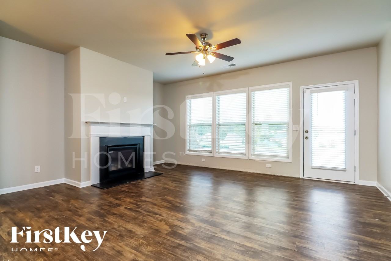 3404 Baylor Cir - Photo 3 of 18