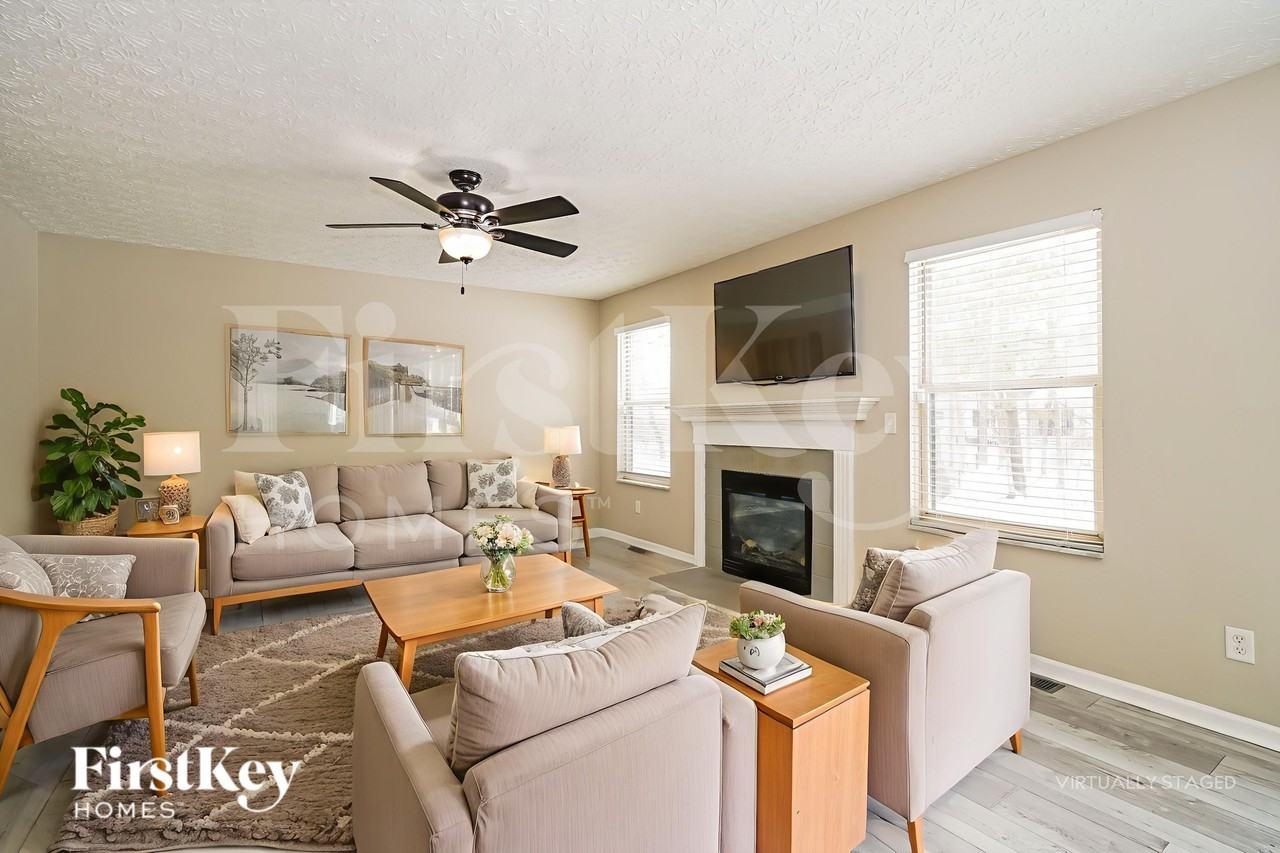 339 Shyanne Dr - Photo 4 of 19