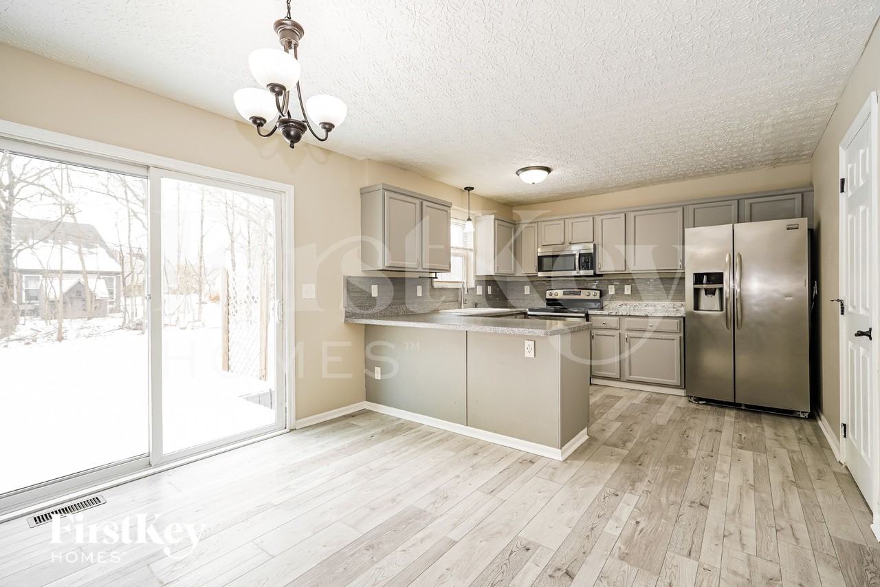 339 Shyanne Dr - Photo 5 of 19