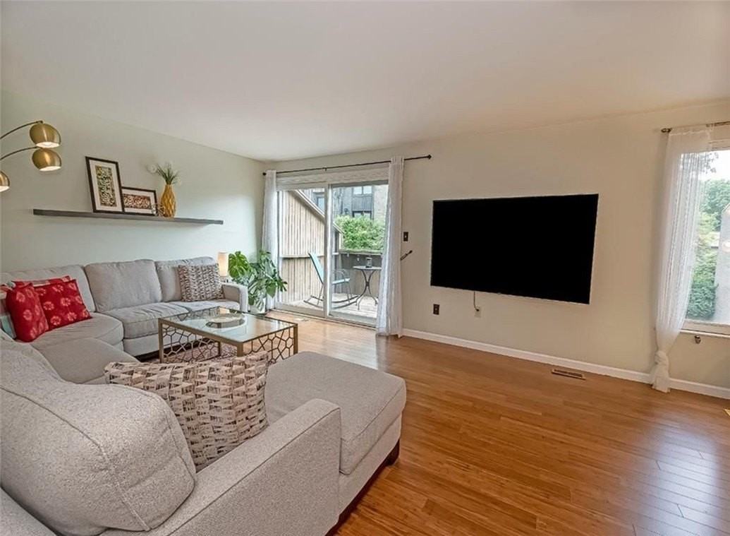 132 Locust Ct - Photo 3 of 21