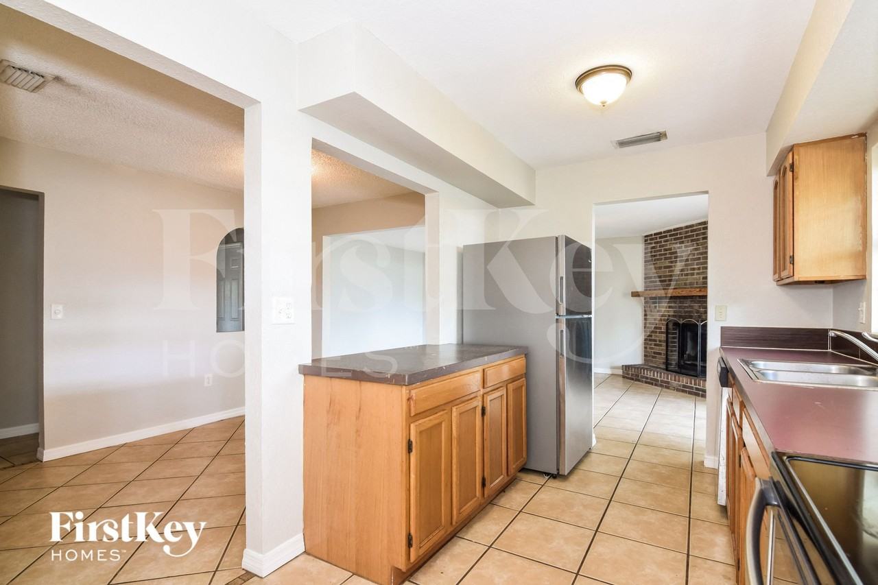 331 Pico Ct - Photo 6 of 15