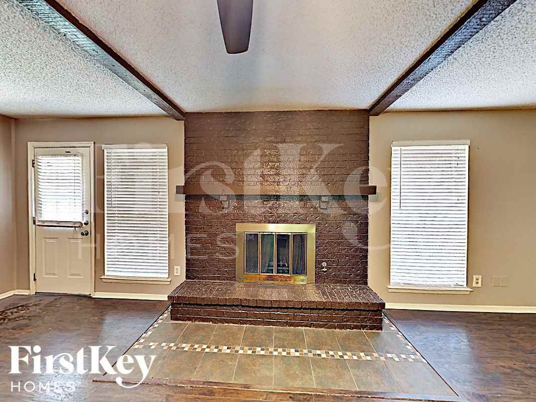 3000 Laurel Ln - Photo 3 of 17