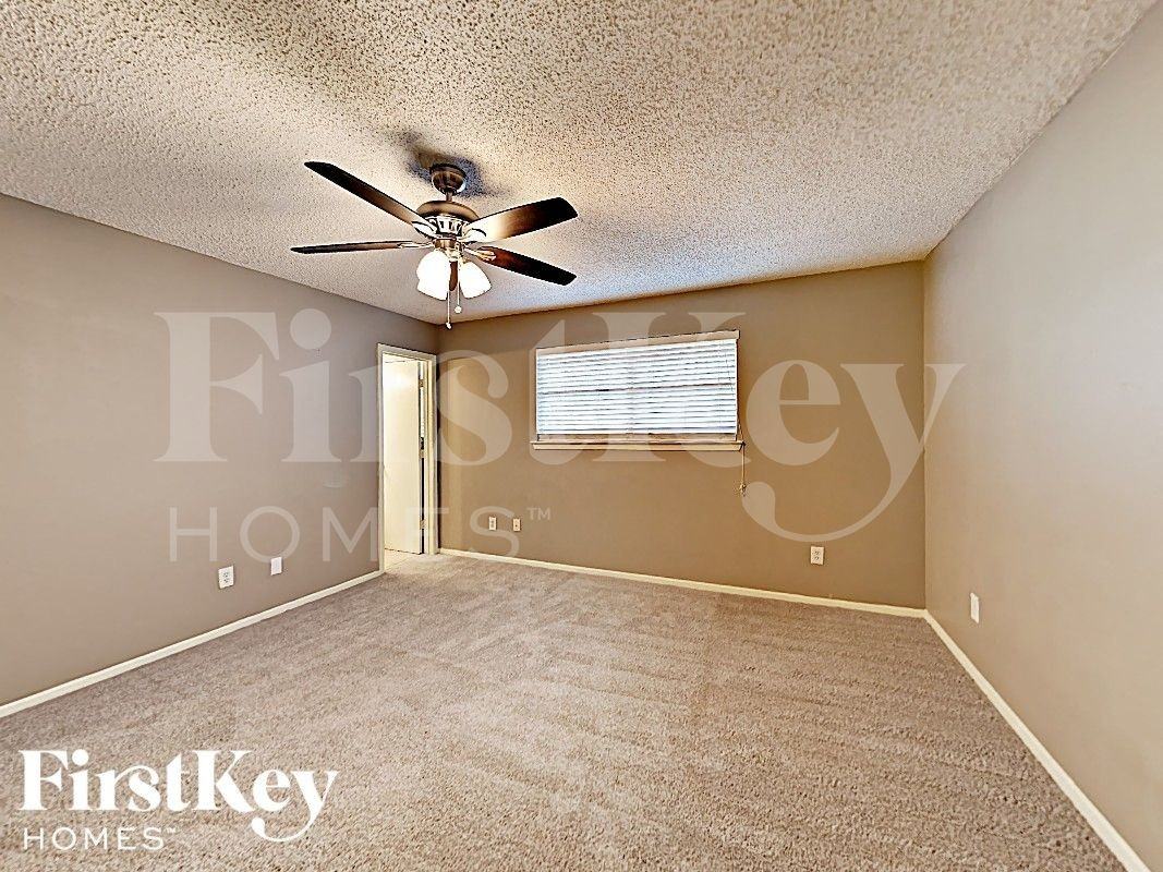 3000 Laurel Ln - Photo 6 of 17