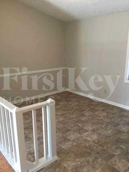 2734 Varlet Ct - Photo 5 of 12