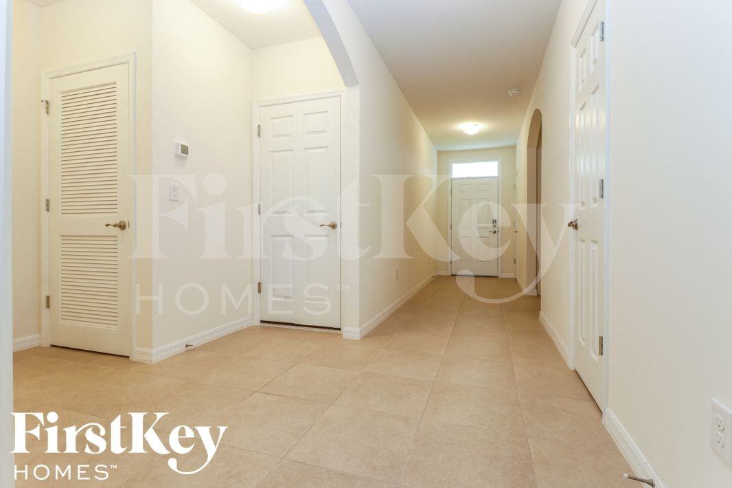 2718 Sw 8th Ct - Photo 2 of 15