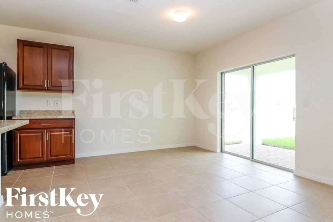 2718 Sw 8th Ct - Photo 3 of 15