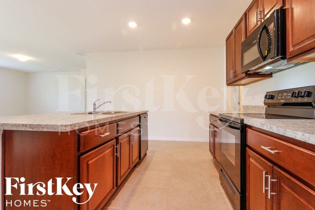 2718 Sw 8th Ct - Photo 5 of 15