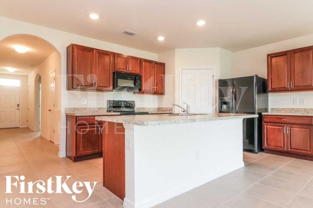 2718 Sw 8th Ct - Photo 6 of 15