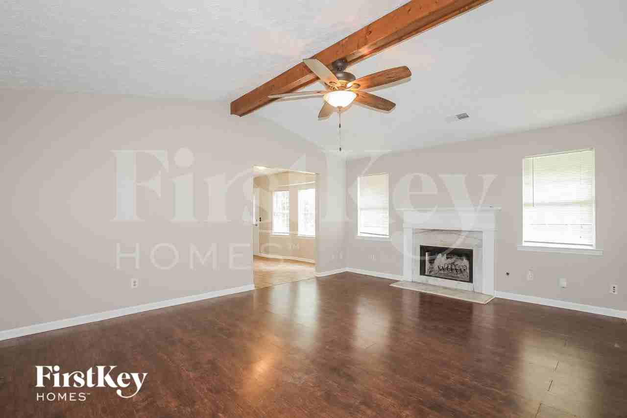 270 Countryside Ln - Photo 4 of 18