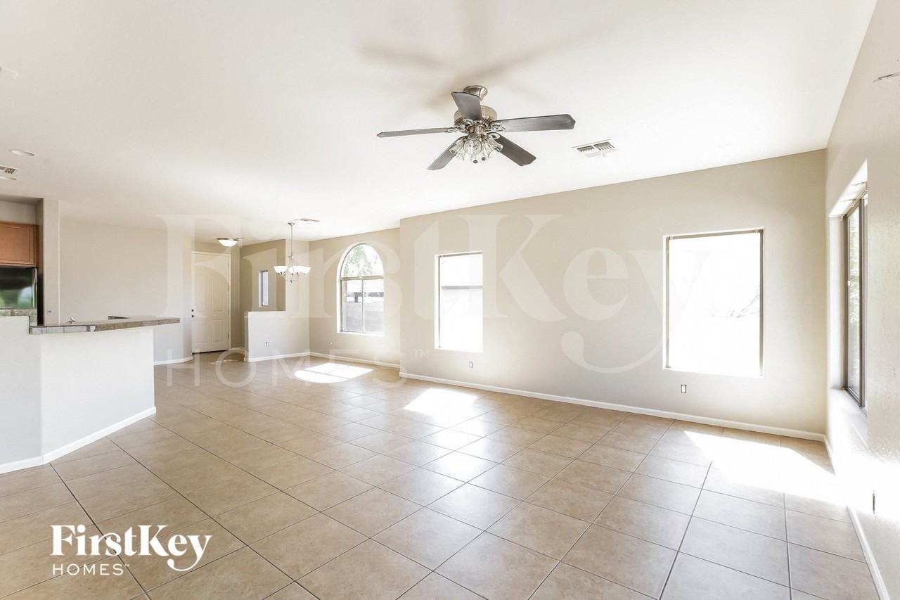 17650 N 30th St - Photo 3 of 15