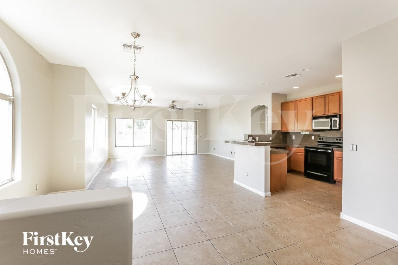 17650 N 30th St - Photo 5 of 15