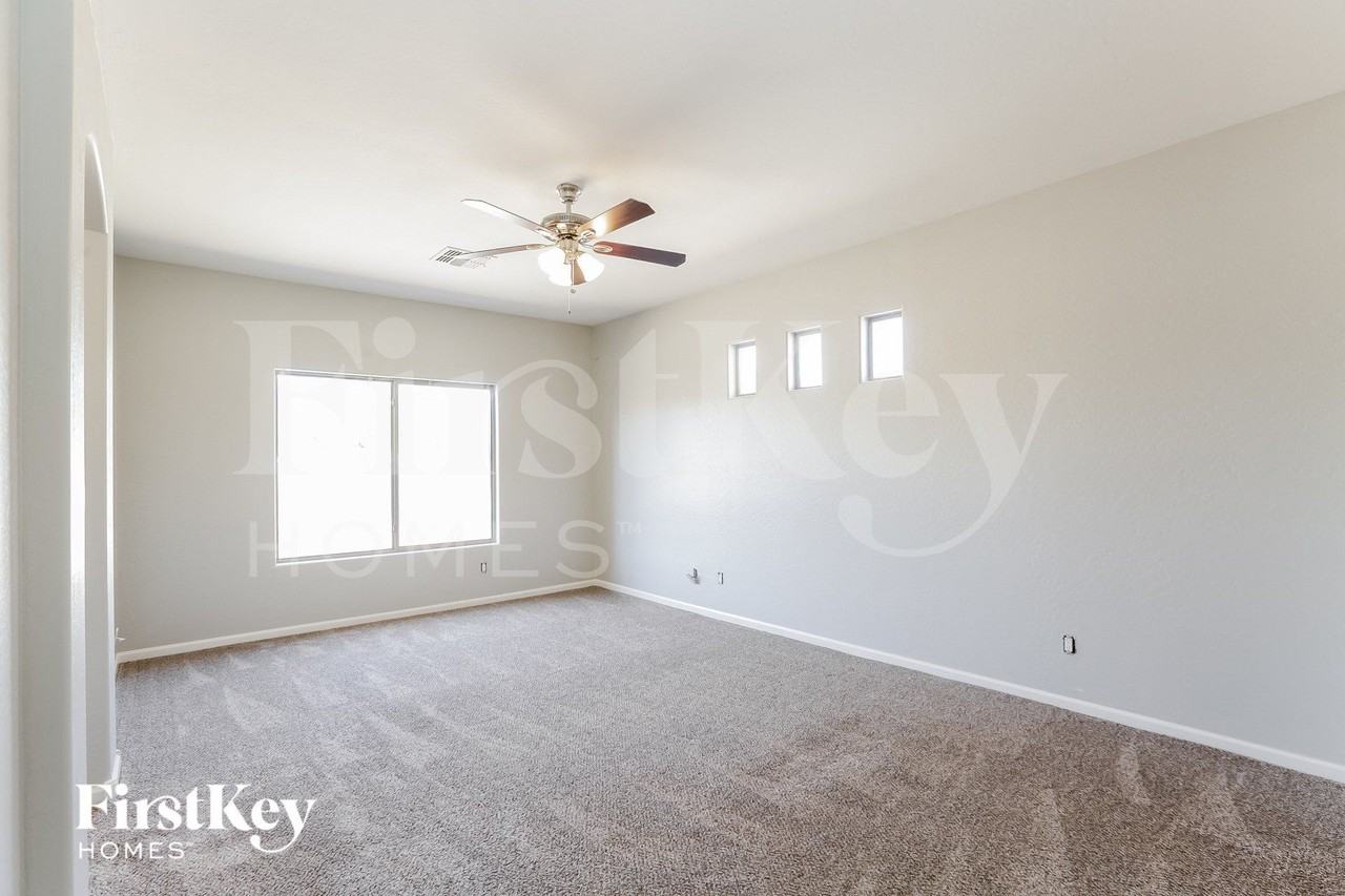 17650 N 30th St - Photo 7 of 15