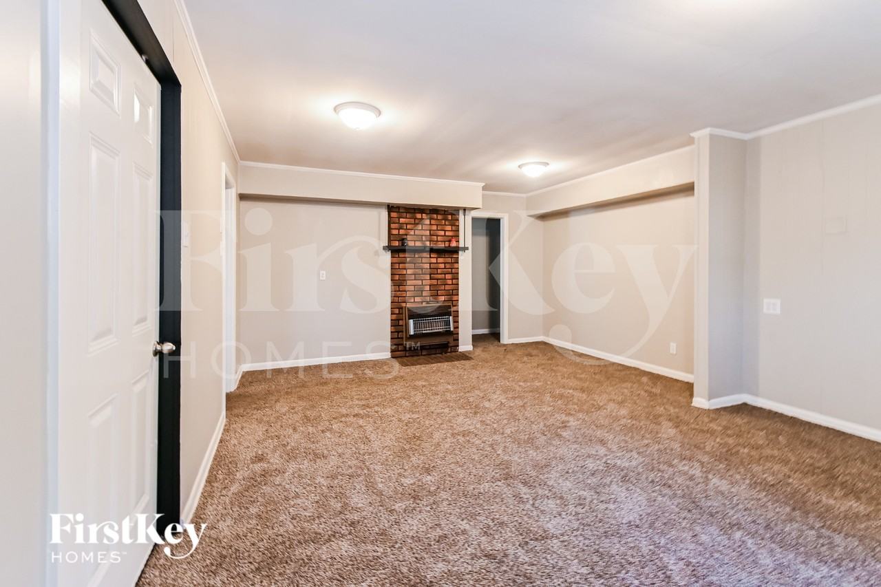 1620 Hester Rd - Photo 7 of 16