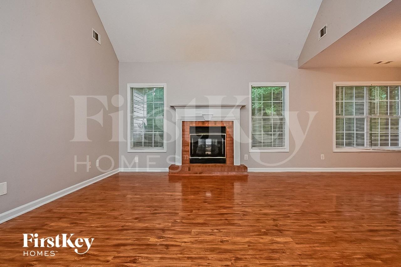 145 Garrison Chase - Photo 3 of 15