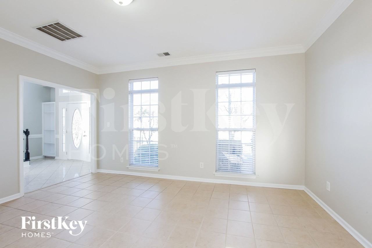 13811 Hatton Cross Dr - Photo 2 of 15