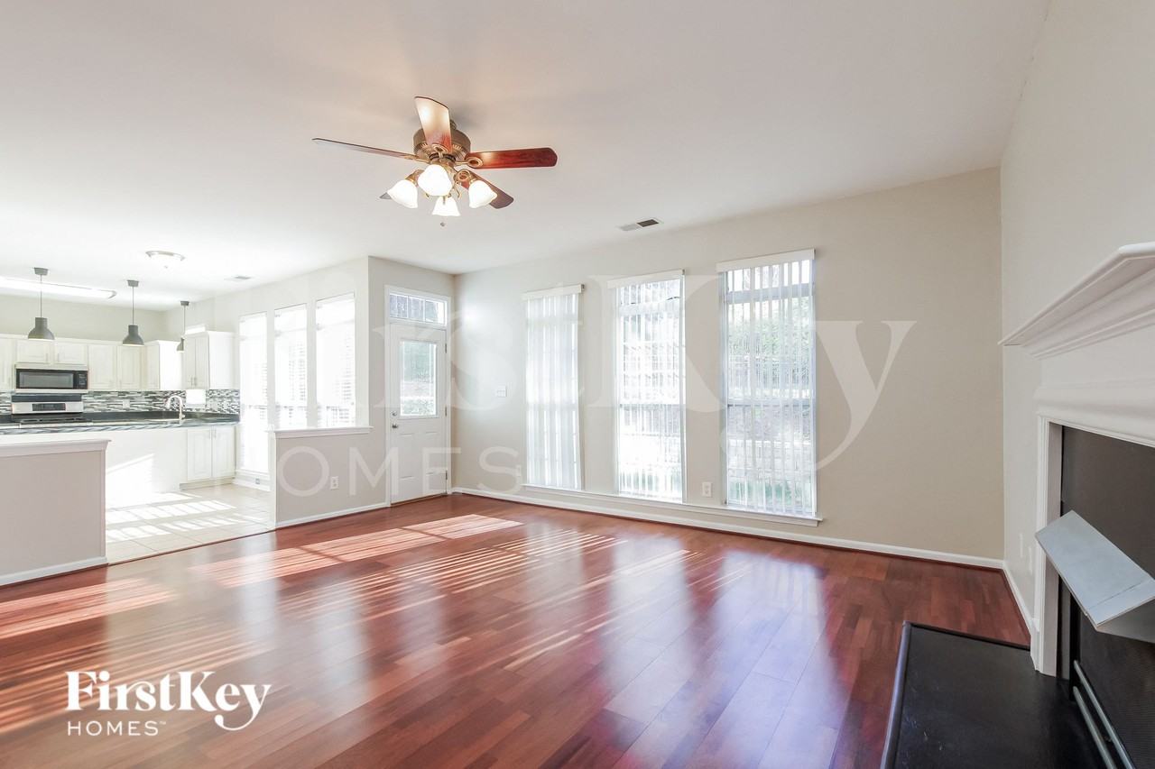 13811 Hatton Cross Dr - Photo 6 of 15