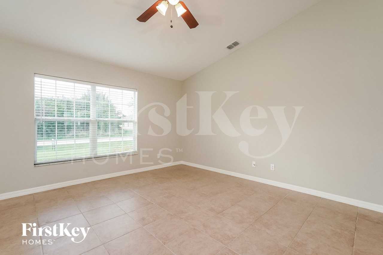 12238 Helios Ave - Photo 4 of 15