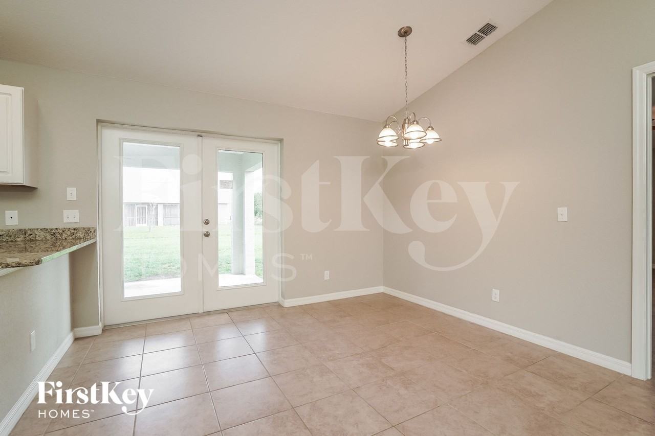 12238 Helios Ave - Photo 5 of 15
