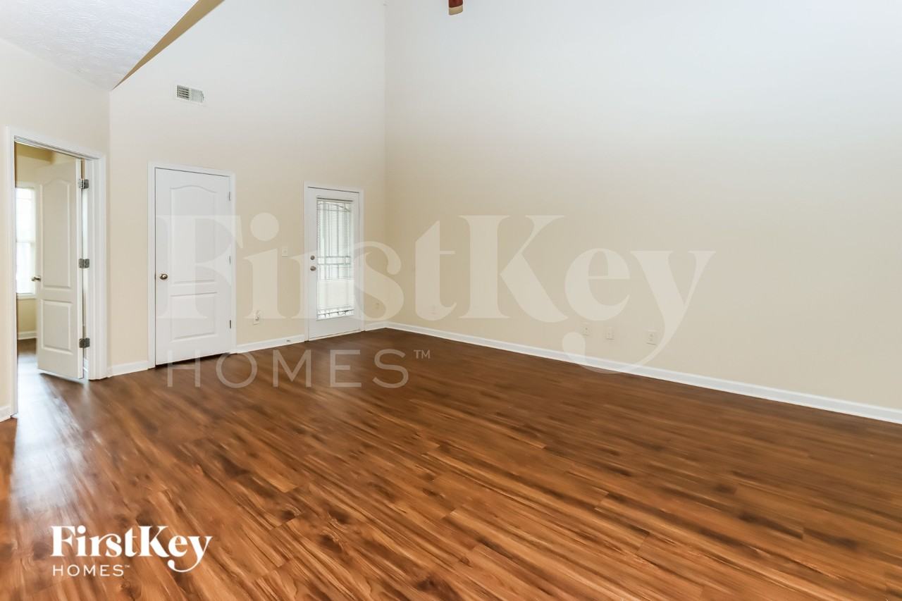 1128 Mcconaughy Ct - Photo 2 of 15