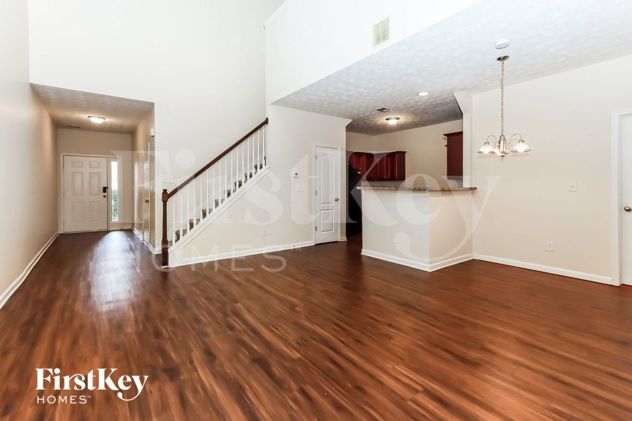 1128 Mcconaughy Ct - Photo 4 of 15