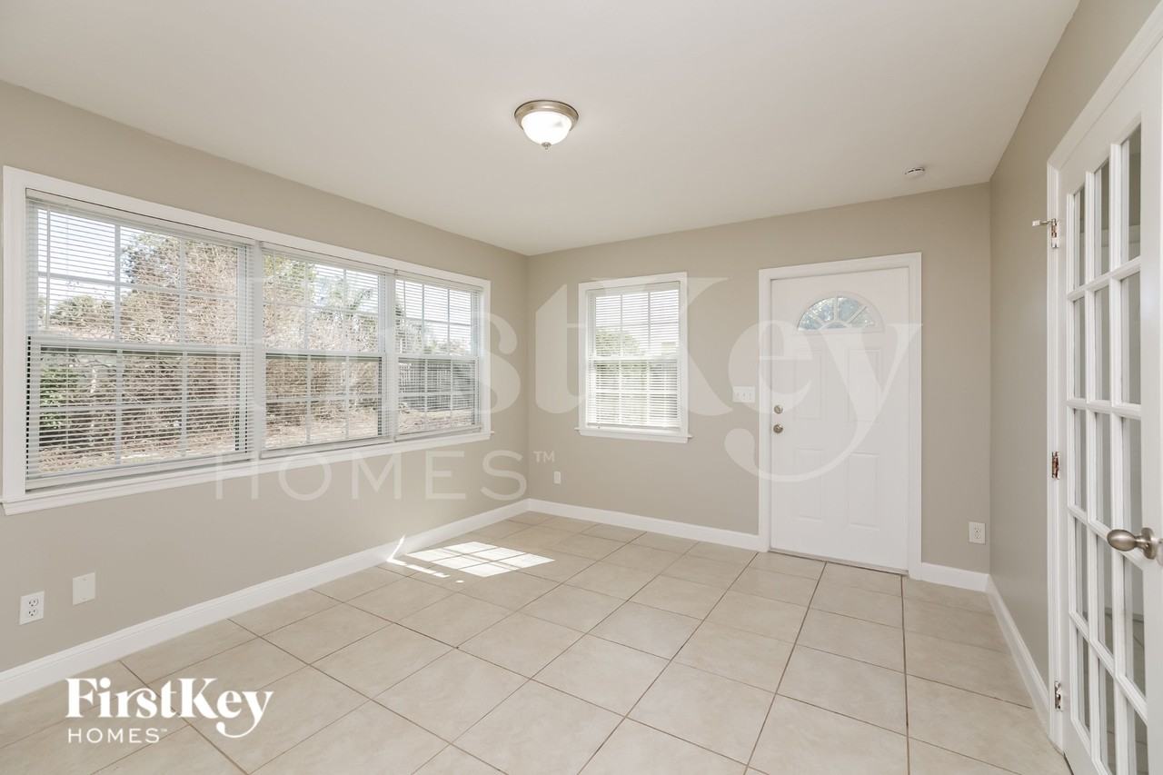 112 Stafford Pl - Photo 6 of 19