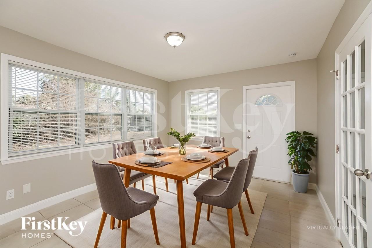 112 Stafford Pl - Photo 7 of 19