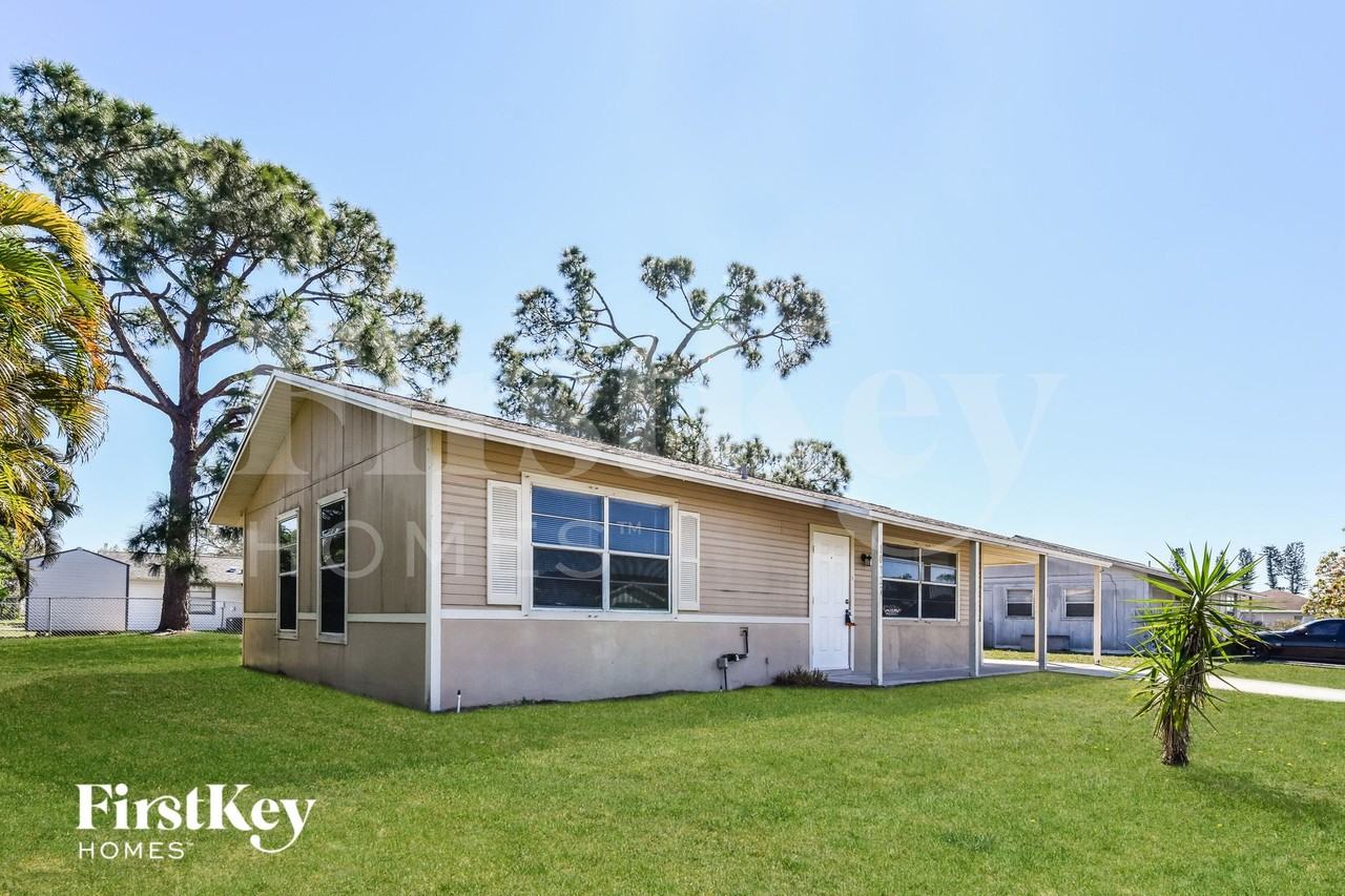 10727 Figtree Ct - Photo 2 of 15