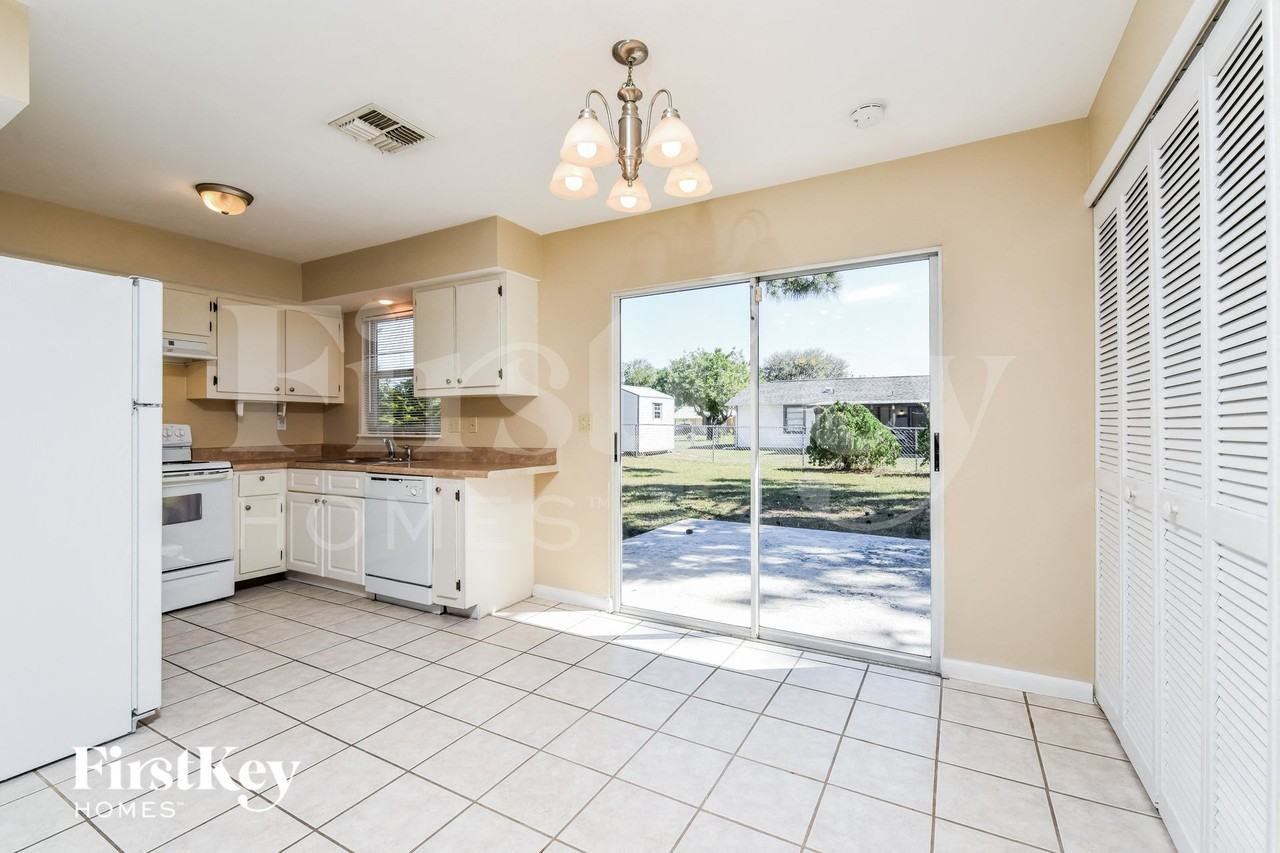 10727 Figtree Ct - Photo 6 of 15