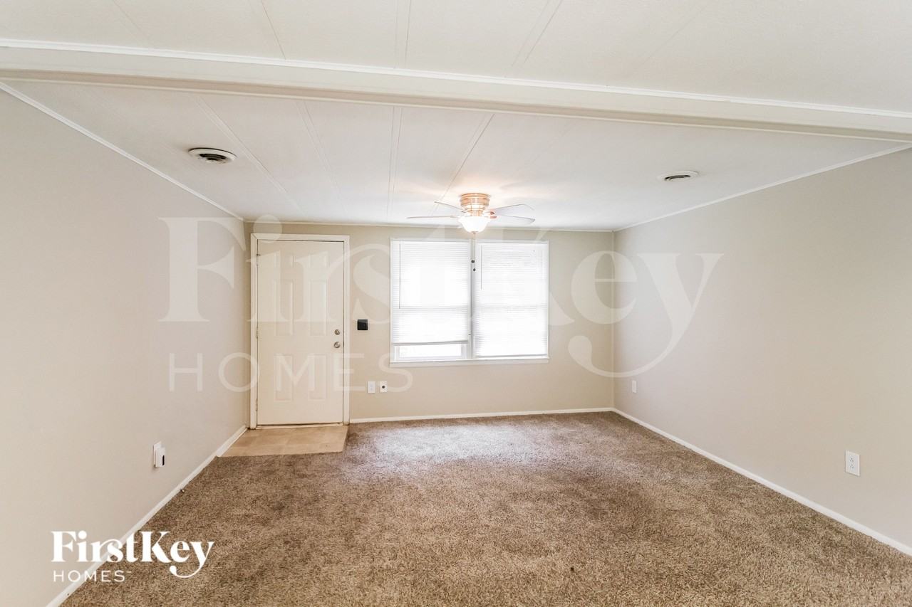 1052 Adrian Cir Sw - Photo 2 of 16