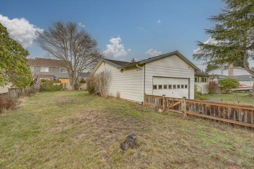 17712 Spruce Way - Photo 2 of 19