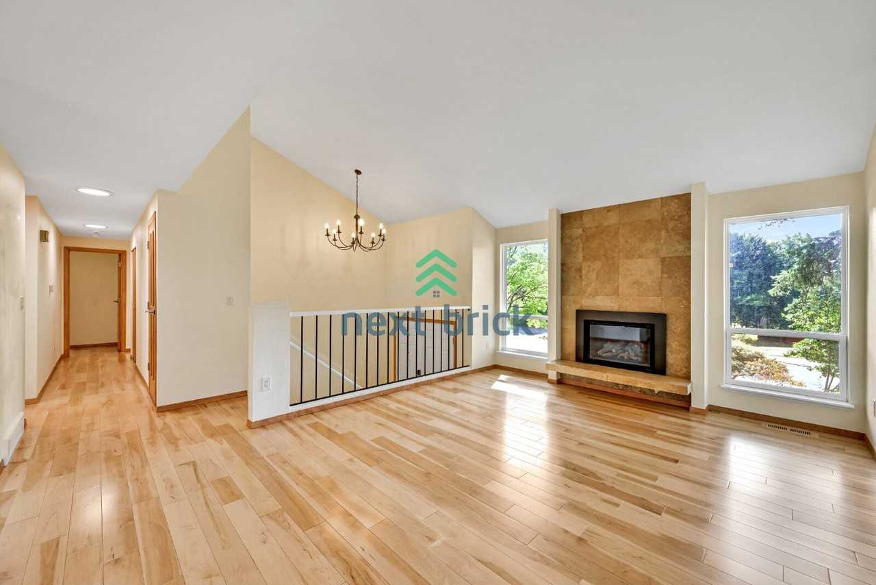 8126 Ne 120th St - Photo 3 of 26