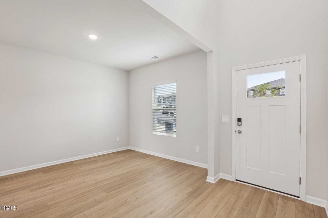 693 White Birch Ln - Photo 5 of 31