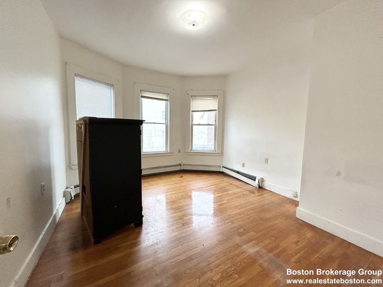 E Cottage St #1 - Photo 3 of 8