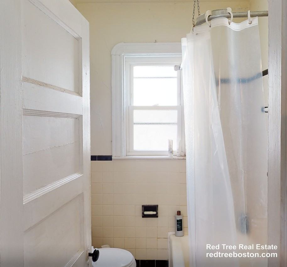 29 Victoria St #2 - Photo 5 of 14