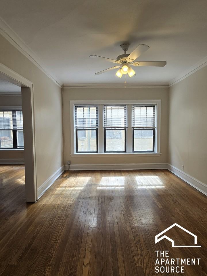 929 Forest Ave #2W - Photo 2 of 10