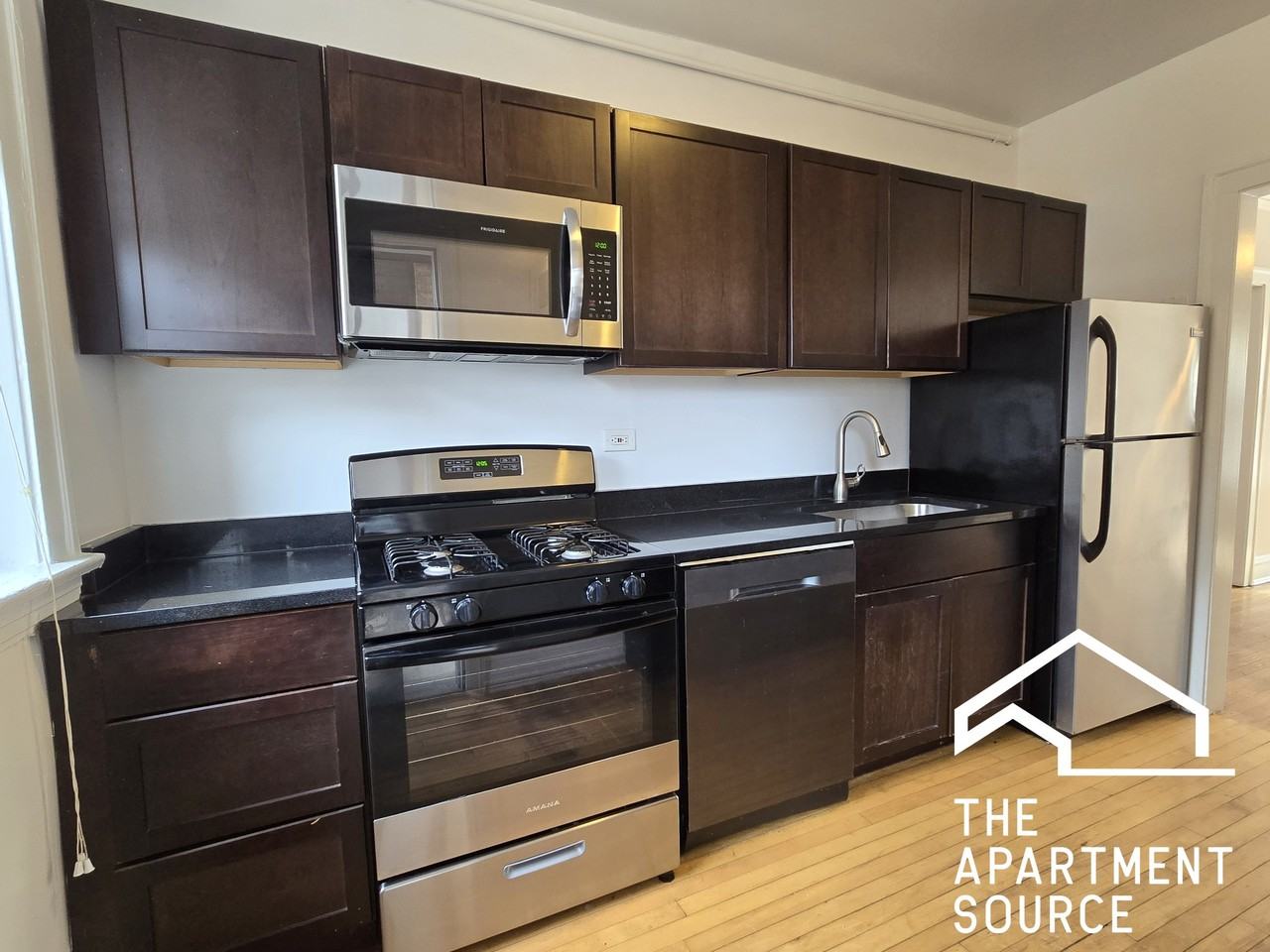 929 Forest Ave #2W - Photo 7 of 10