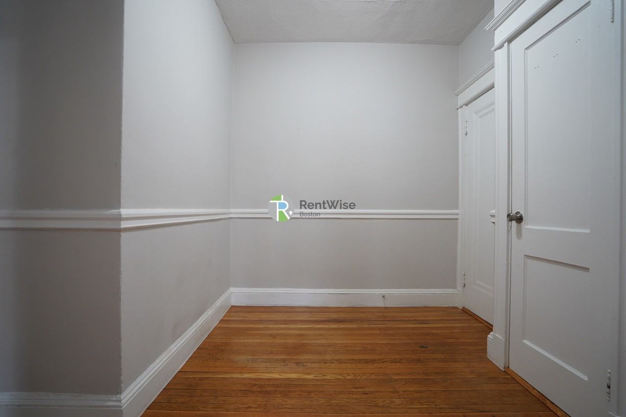 221 Kelton St #8 - Photo 3 of 15