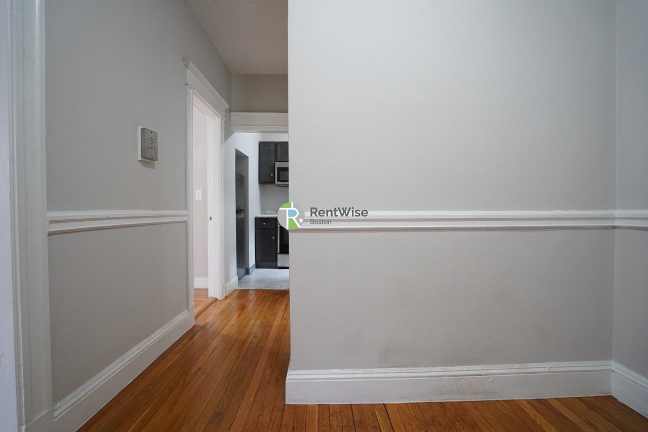 221 Kelton St #8 - Photo 4 of 15