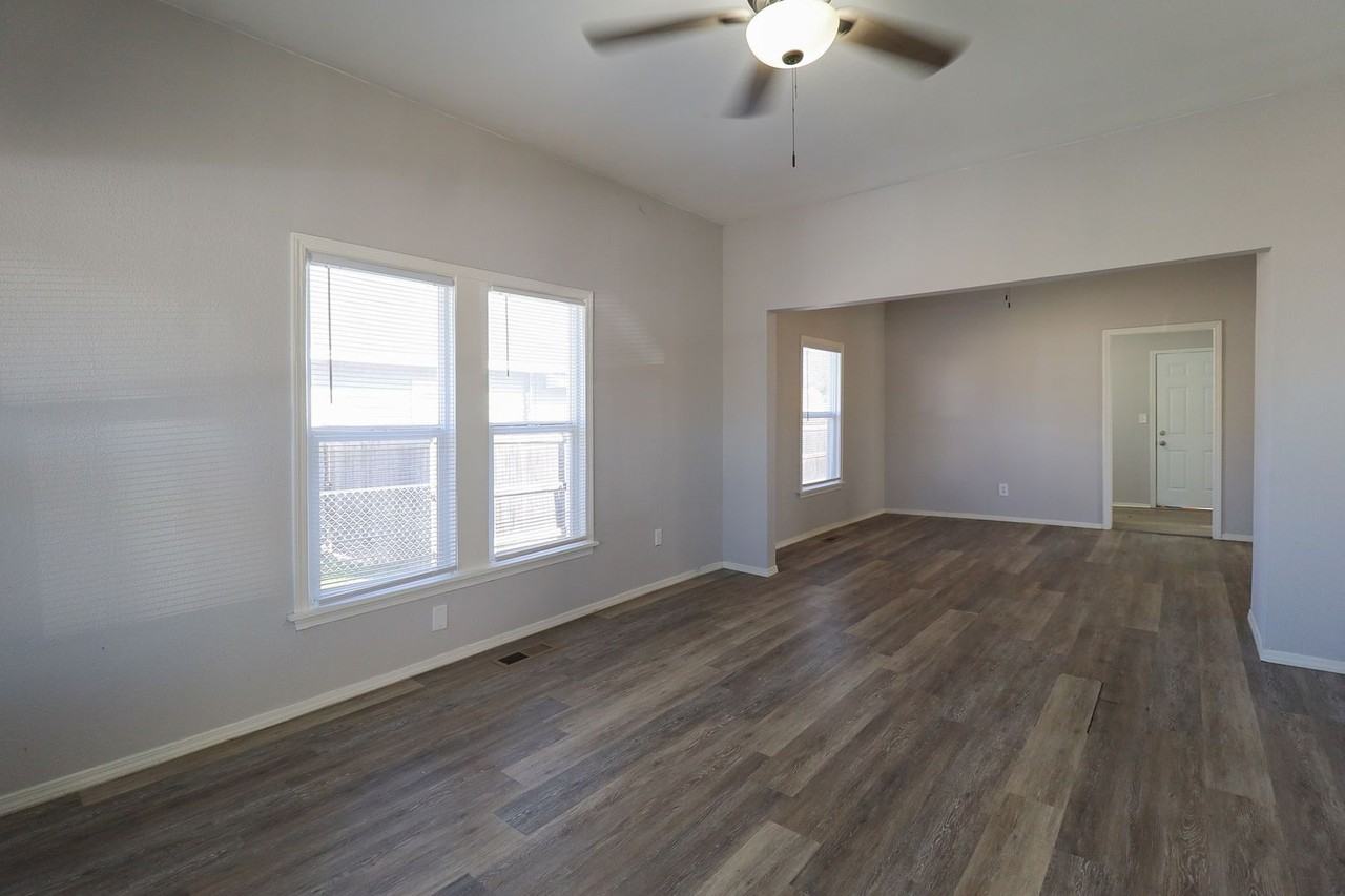 535 S 39th West Ave - Photo 5 of 19