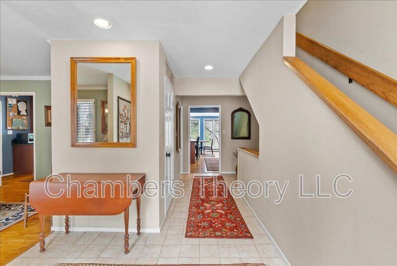 8709 Hidden Hill Ln - Photo 4 of 31