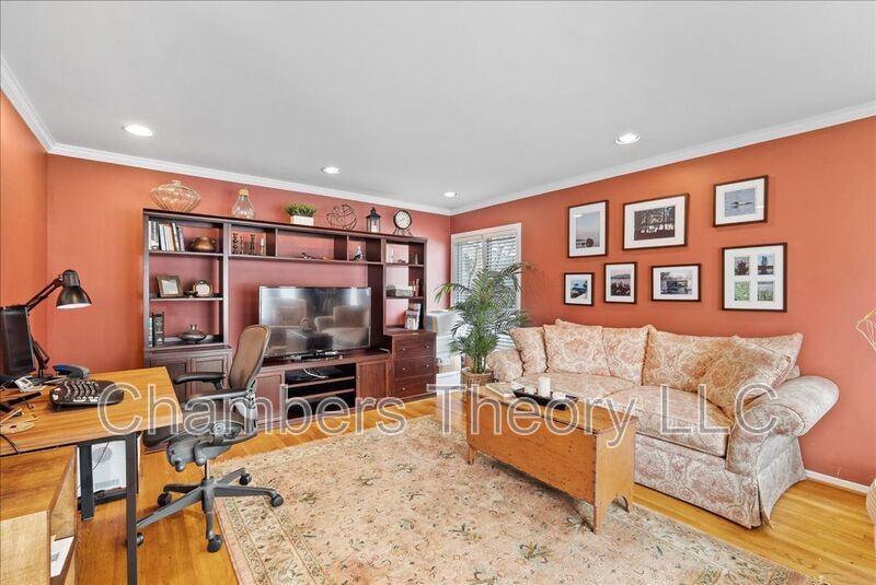 8709 Hidden Hill Ln - Photo 5 of 31