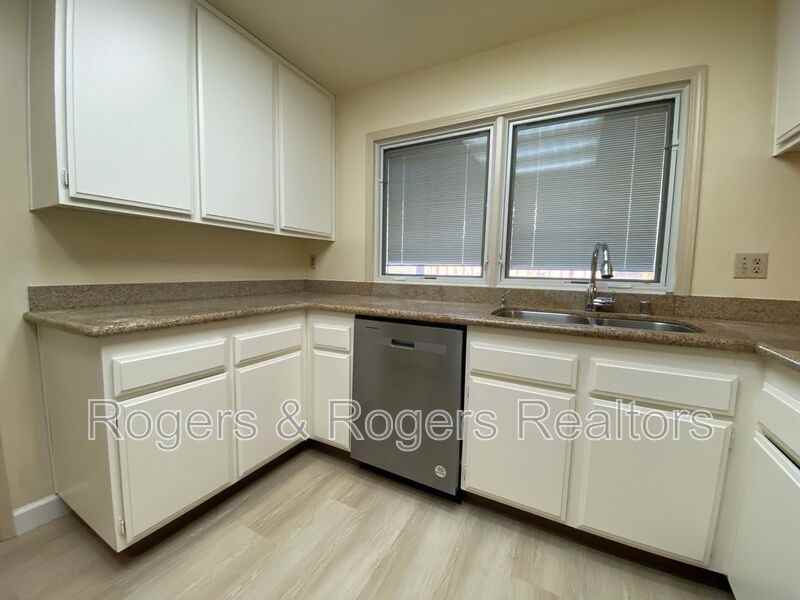 1124 Song Ct - Photo 6 of 18