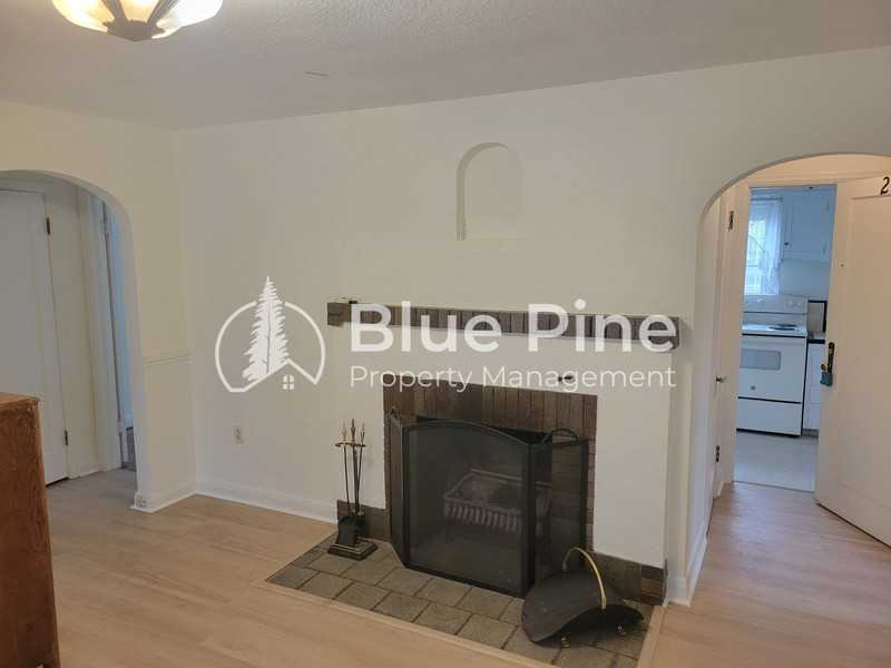 302 12th St #2 - Photo 2 of 6