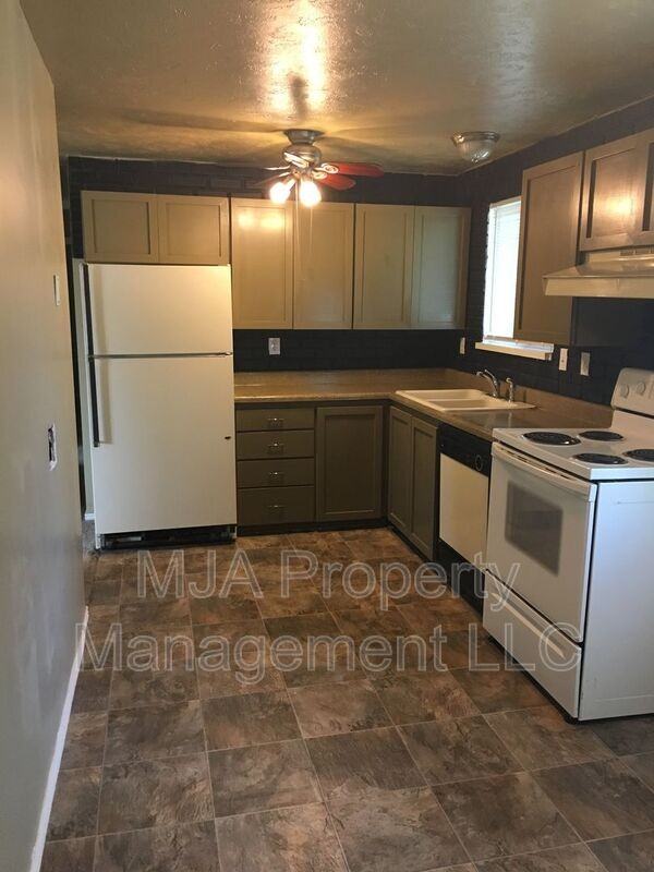 6046 Southwest - Photo 4 of 12