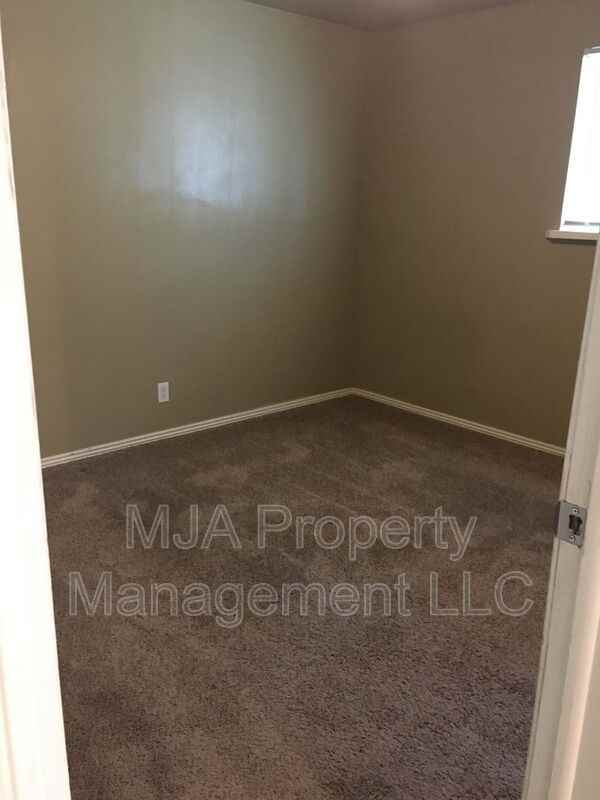 6046 Southwest - Photo 7 of 12