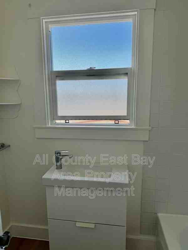 489 55th St #2 - Photo 6 of 11