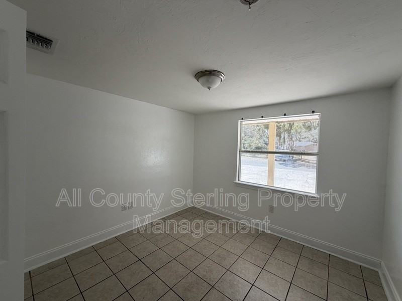 201 Se Beech St #102 - Photo 5 of 10