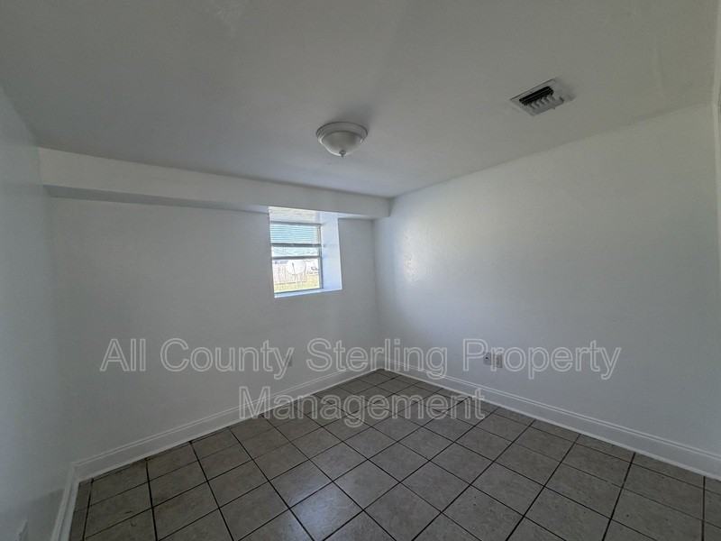 201 Se Beech St #102 - Photo 7 of 10