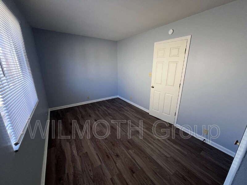 322 N Clark St #2 - Photo 7 of 11